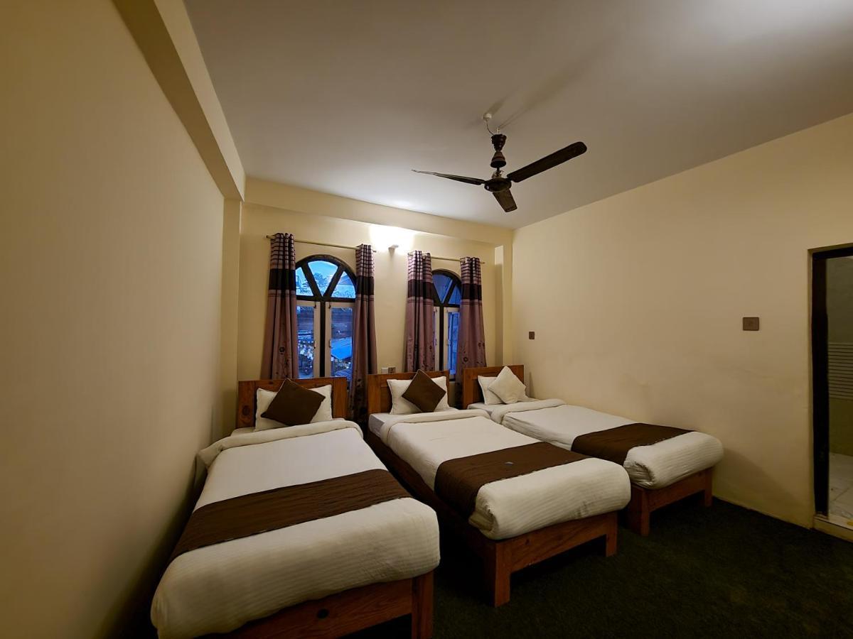 Hostel Dharma Backpackers Pokhara Exterior foto