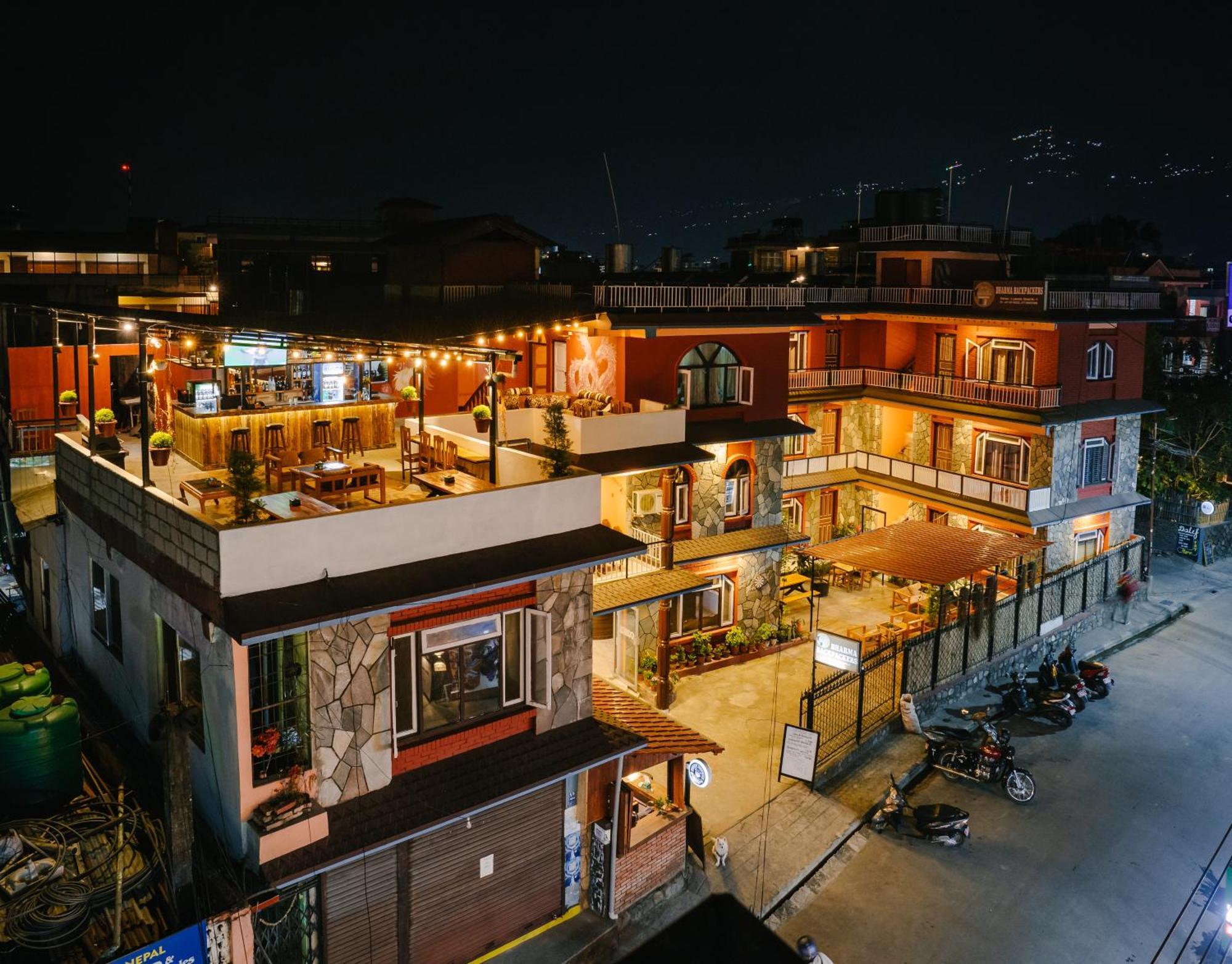 Hostel Dharma Backpackers Pokhara Exterior foto