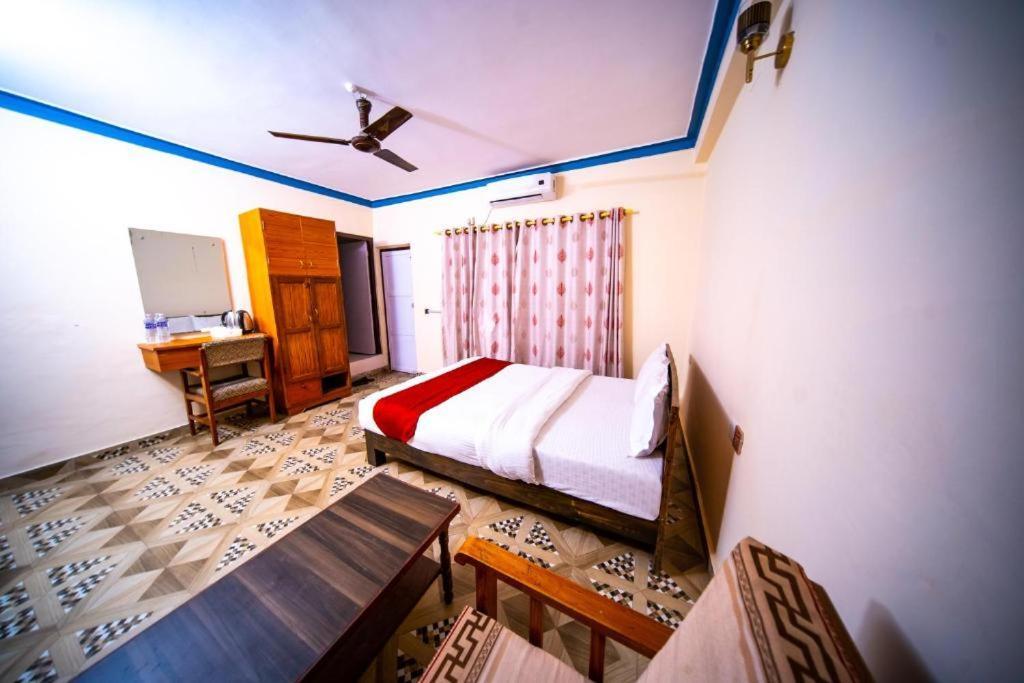 Hostel Dharma Backpackers Pokhara Exterior foto